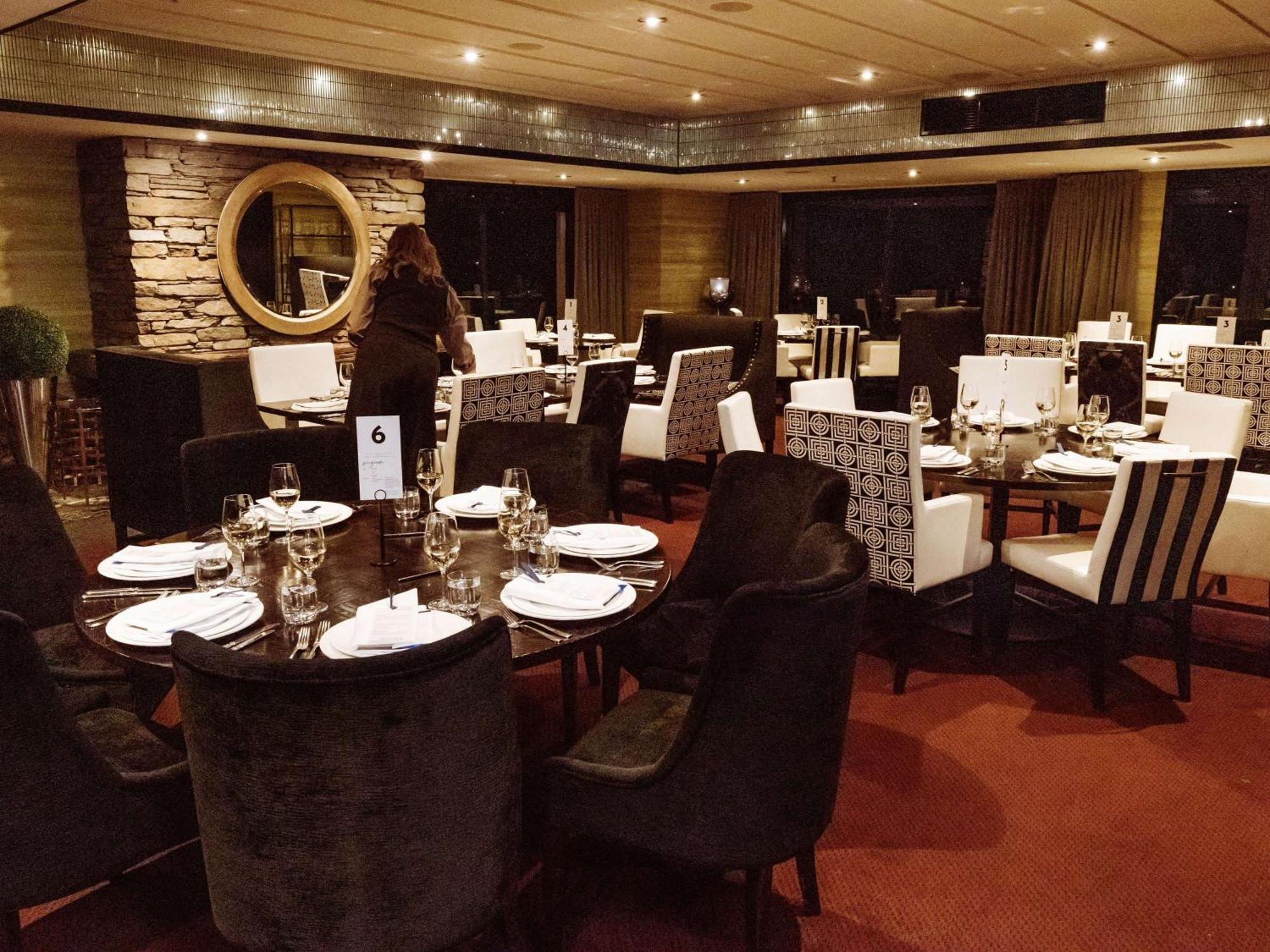 Hotel St Moritz Queenstown - MGallery by Sofitel Exterior foto The interior of the restaurant