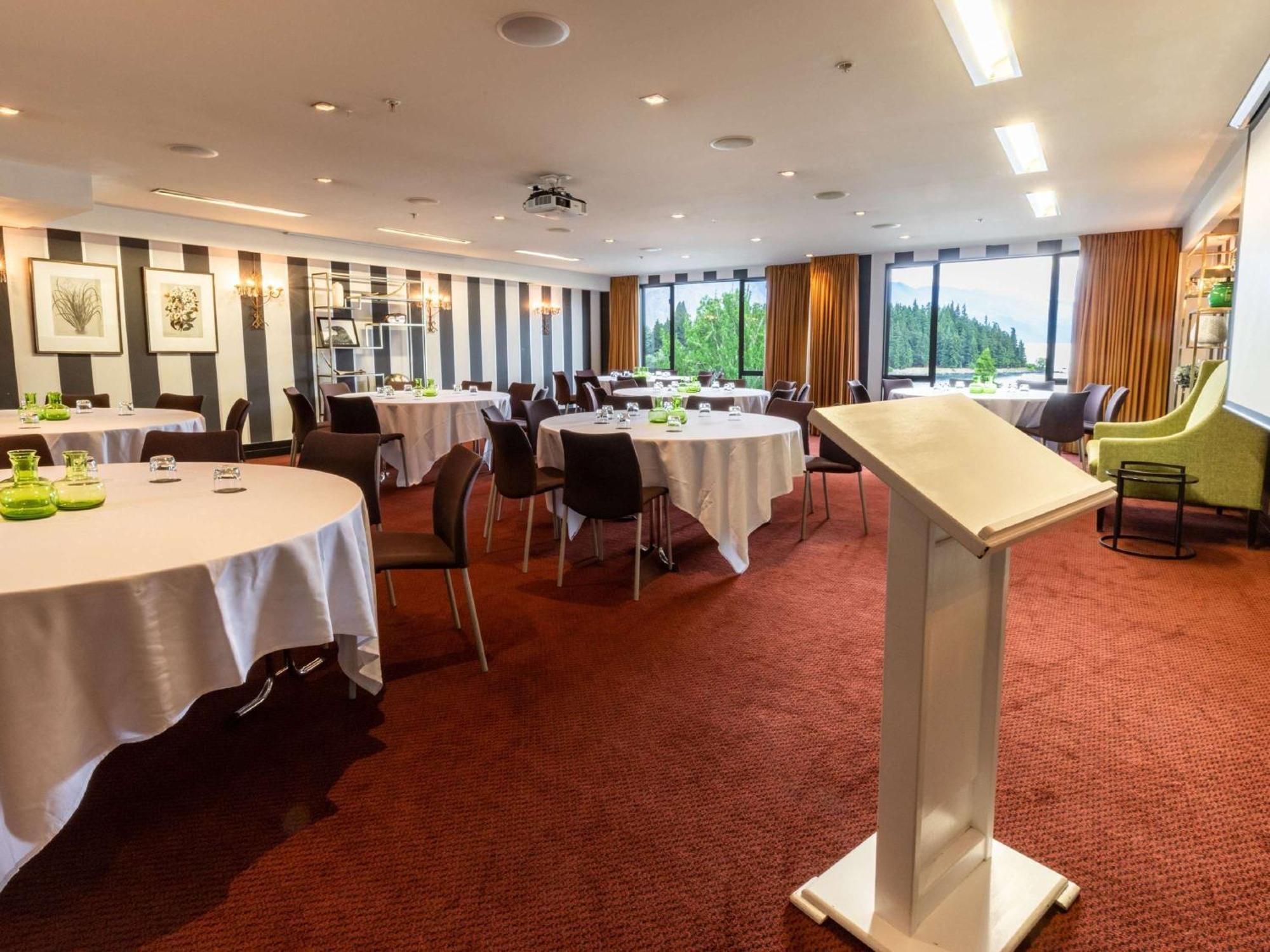 Hotel St Moritz Queenstown - MGallery by Sofitel Exterior foto The 10th International Conference on the Theory of Quantum Communication, 2018