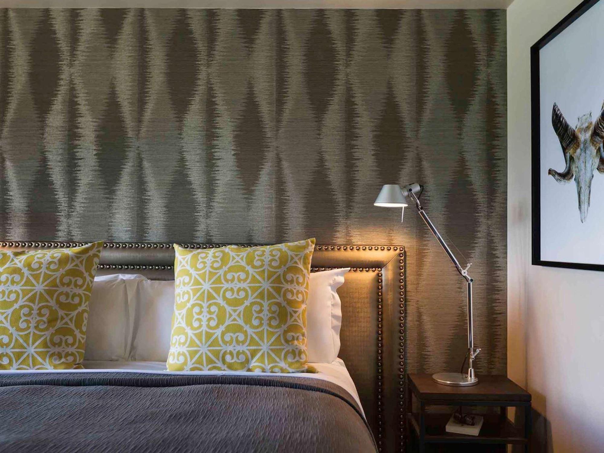 Hotel St Moritz Queenstown - MGallery by Sofitel Exterior foto A bedroom at the Hotel Indigo